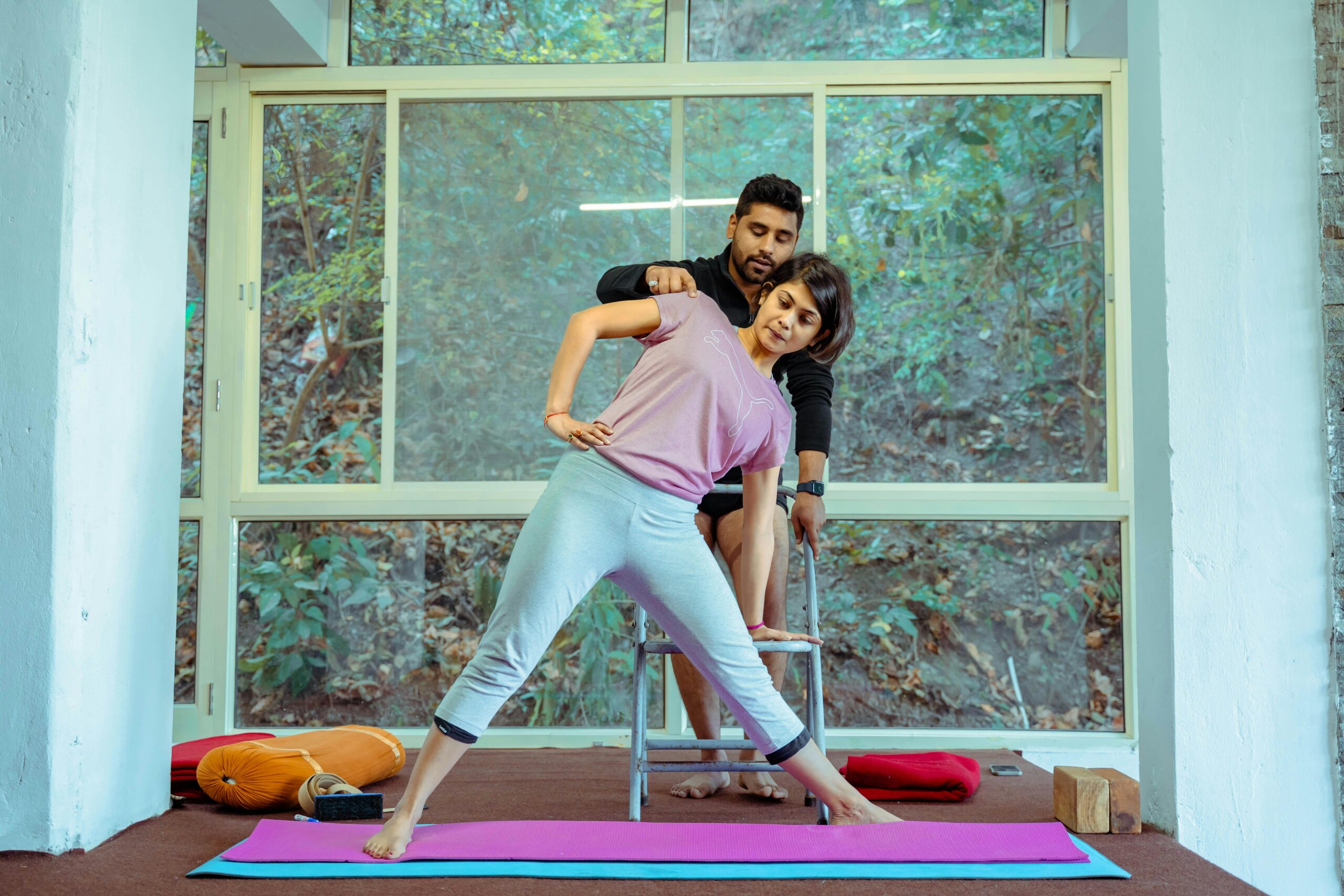 The Benefits of Yoga Retreats for Mental & Physical Well-being